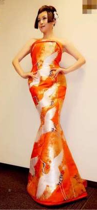 和洋折衷なドレスを貼るトピ
