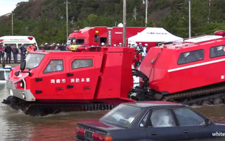 変な構造の車トピ