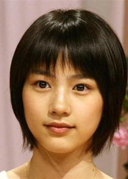 能年玲奈“節分劇場”にファン歓喜、10枚以上の連続写真で豆まき報告。