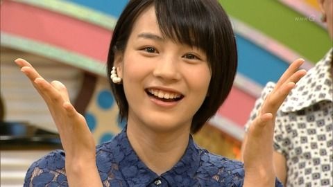 能年玲奈“節分劇場”にファン歓喜、10枚以上の連続写真で豆まき報告。