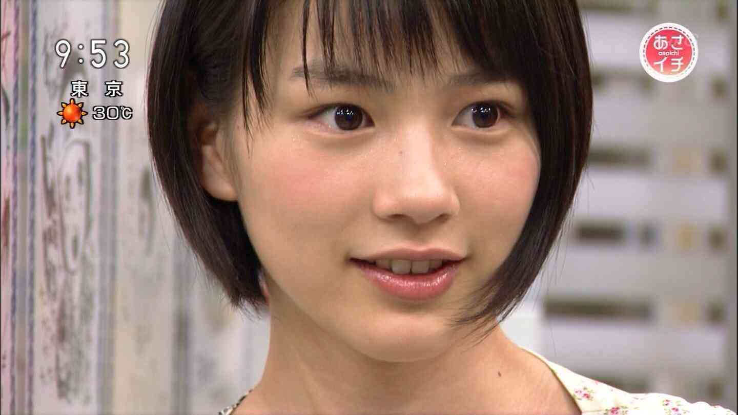 能年玲奈“節分劇場”にファン歓喜、10枚以上の連続写真で豆まき報告。