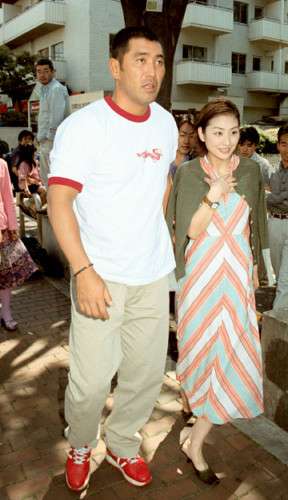 清原亜希、仕事激減の危機　2人の子は学校にも行けない状況…