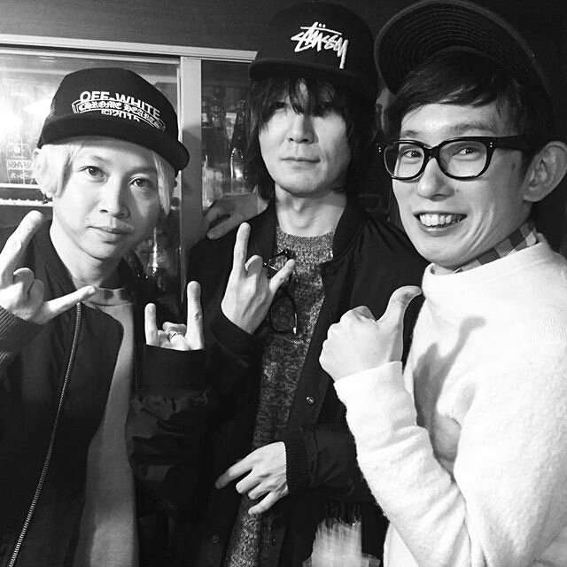 喉仏が好きな人