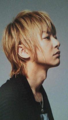 喉仏が好きな人