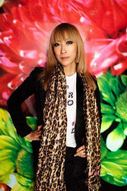 安室奈美恵、蜷川実花とタッグ 台湾版「VOGUE」で凛とした美しさ