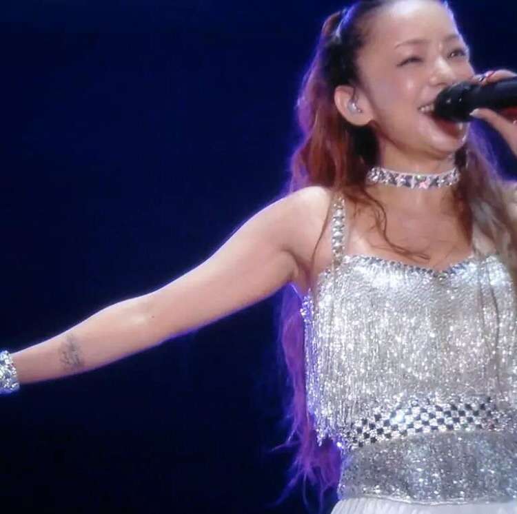 安室奈美恵、蜷川実花とタッグ 台湾版「VOGUE」で凛とした美しさ