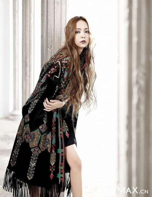安室奈美恵、蜷川実花とタッグ 台湾版「VOGUE」で凛とした美しさ