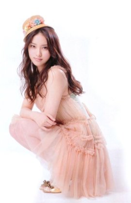 ピンクが似合う女性の特徴