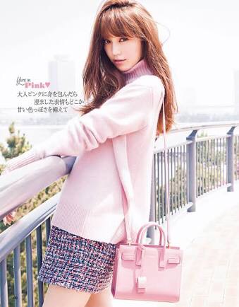 ピンクが似合う女性の特徴