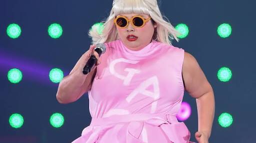 ピンクが似合う女性の特徴