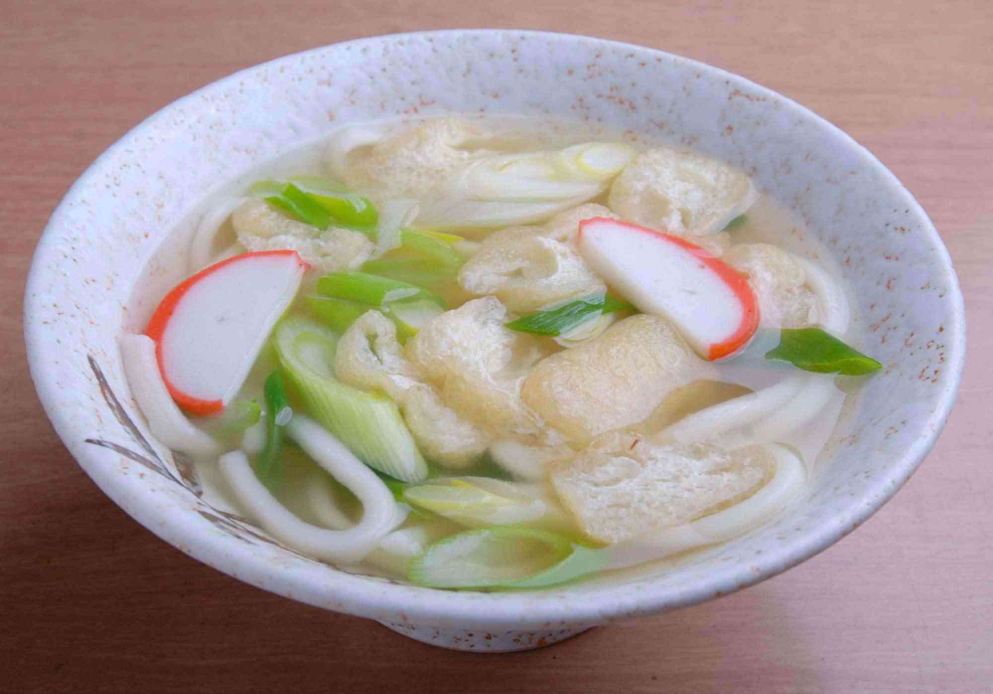 お昼ご飯なに食べてる？