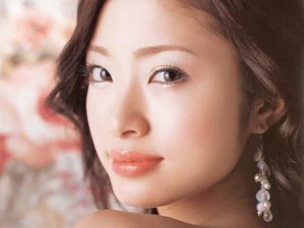 ベッキー不在のイッテQに悲しみの声「10周年なのにいないとか…」「早く帰ってきて」