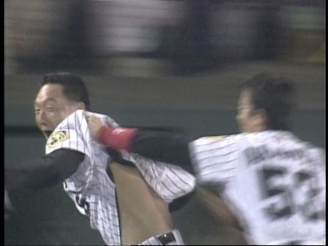阪神タイガース好きな人ー!
