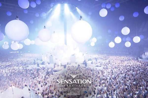 AKB48高橋みなみプロデュース公演で“ドレスコード”…ファン動揺