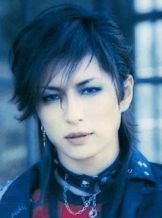 GACKT、鍛えあげた腹筋披露  ファン「触らせて下さい」