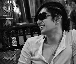 GACKT、鍛えあげた腹筋披露  ファン「触らせて下さい」