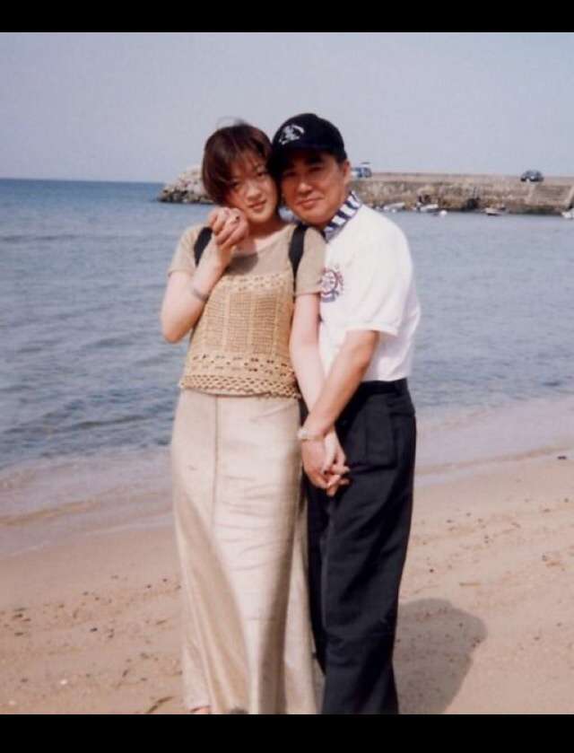 紫艶は20年間の交際強調  号泣…「師匠は師で、父で、恋人」
