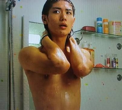 【画像】水も滴るいい男、いい女
