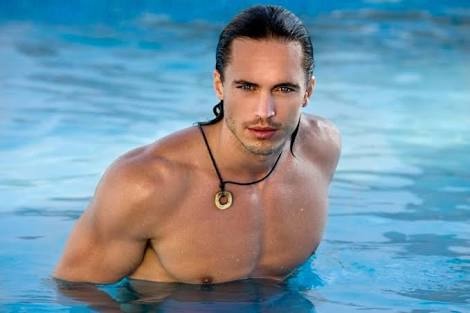 【画像】水も滴るいい男、いい女