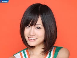 髪でフェイスライン隠してる人