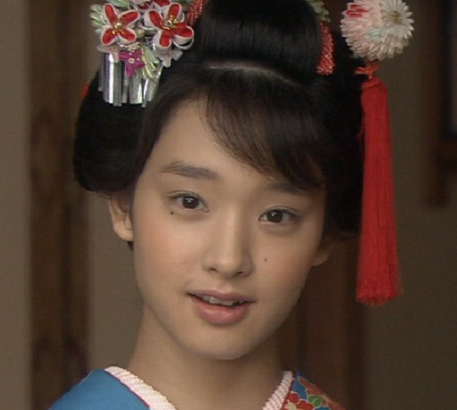 ロングヘアが似合う芸能人