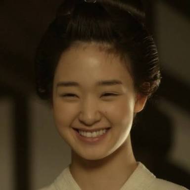 ロングヘアが似合う芸能人