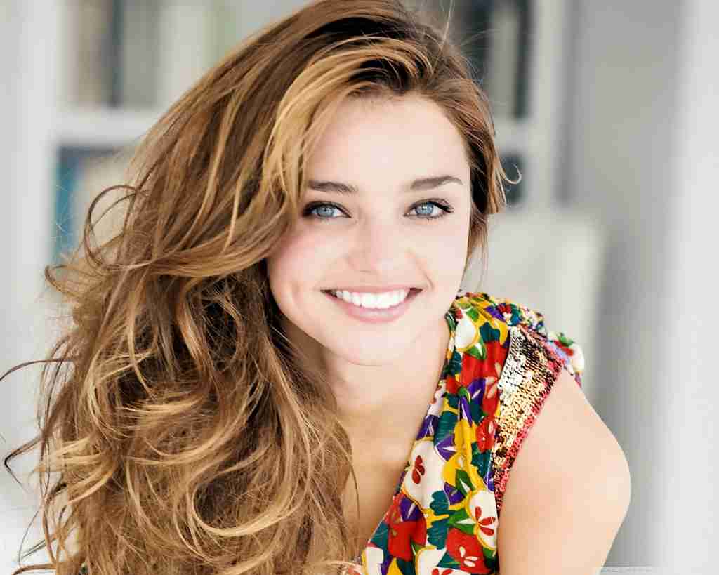 ロングヘアが似合う芸能人