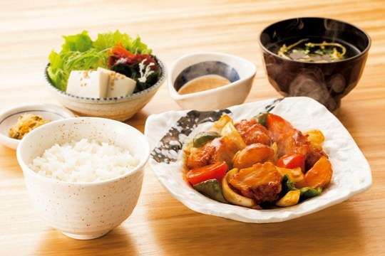 【画像】1000円以内で食べたい!好きな外ごはん!!