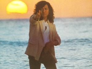 初期の頃のアーティスト画像を貼るトピ