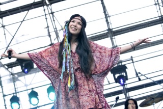 初期の頃のアーティスト画像を貼るトピ