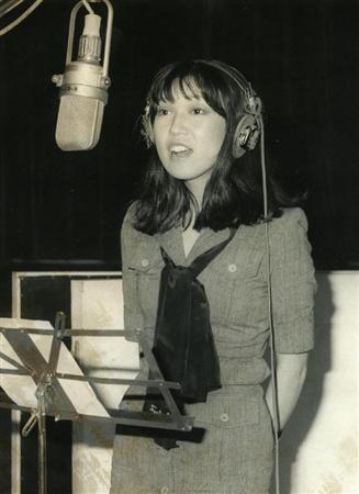 初期の頃のアーティスト画像を貼るトピ