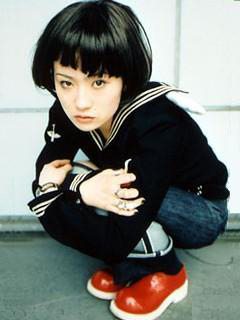 初期の頃のアーティスト画像を貼るトピ