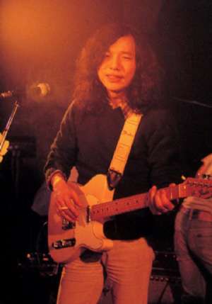 初期の頃のアーティスト画像を貼るトピ