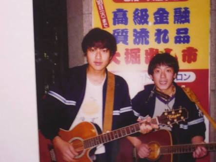 初期の頃のアーティスト画像を貼るトピ