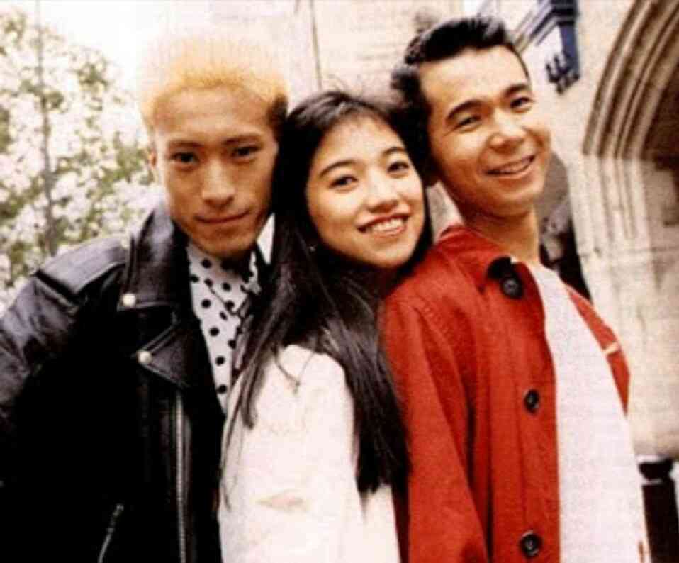 初期の頃のアーティスト画像を貼るトピ