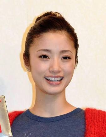 ベッキー、“既婚者”上戸彩に不貞を咎められ逆ギレし親友関係が破綻していた