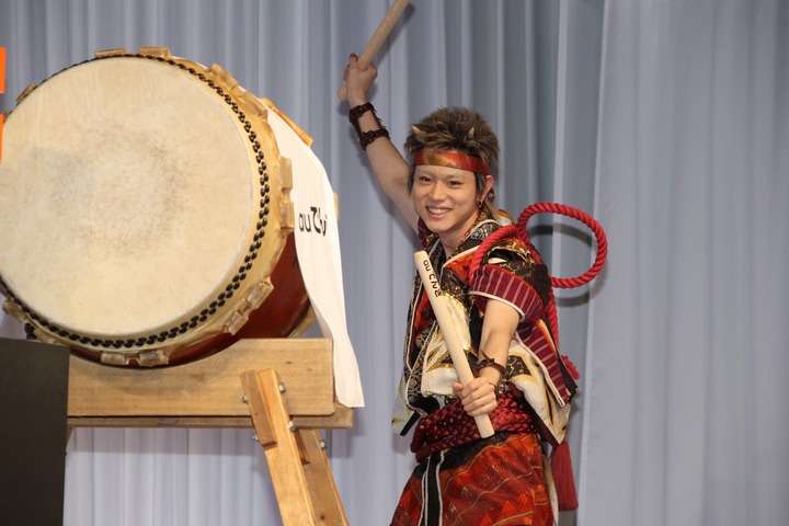 芸能人と楽器の画像集