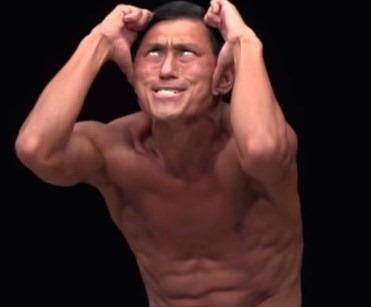 じっと見つめてくる人への対処法