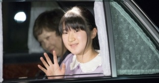 皇太子さまご夫妻と愛子さま、岡田准一とともに「エヴェレスト」チャリティ試写へ