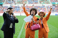 林家ペー&パー子夫妻が青衣装「新鮮でびっくり」