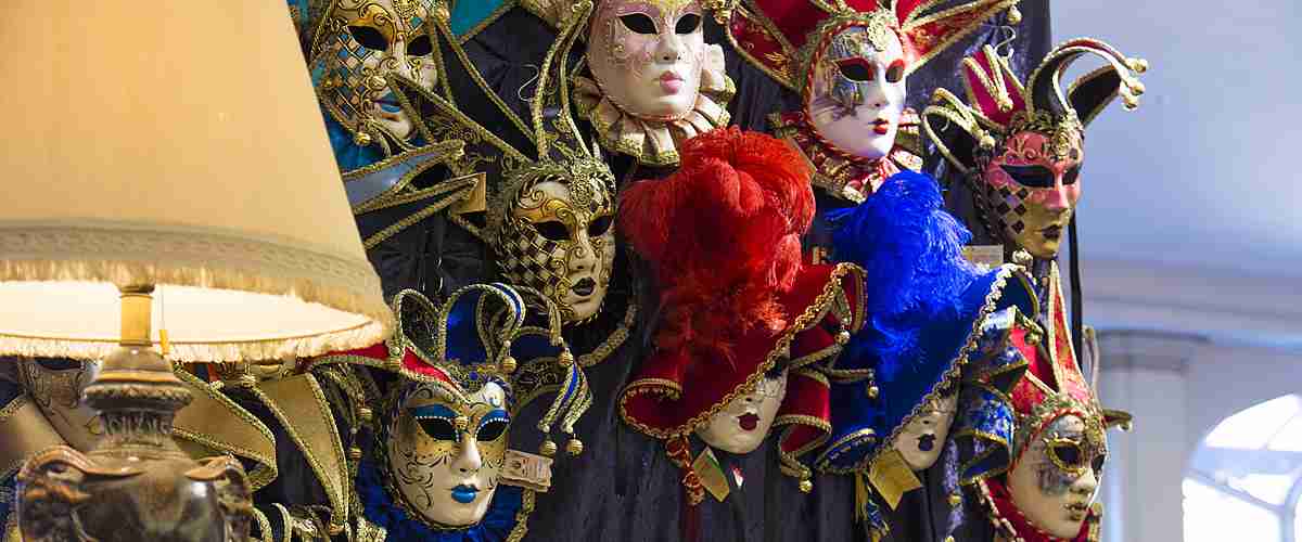 ビジュアルに自信がない女子必見！ マスクで顔を隠す「マスク de お見合い」開催