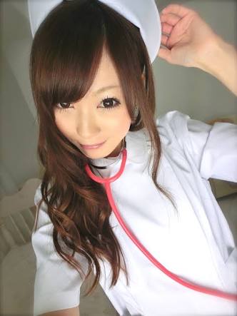 白衣で仕事をする人のメイク