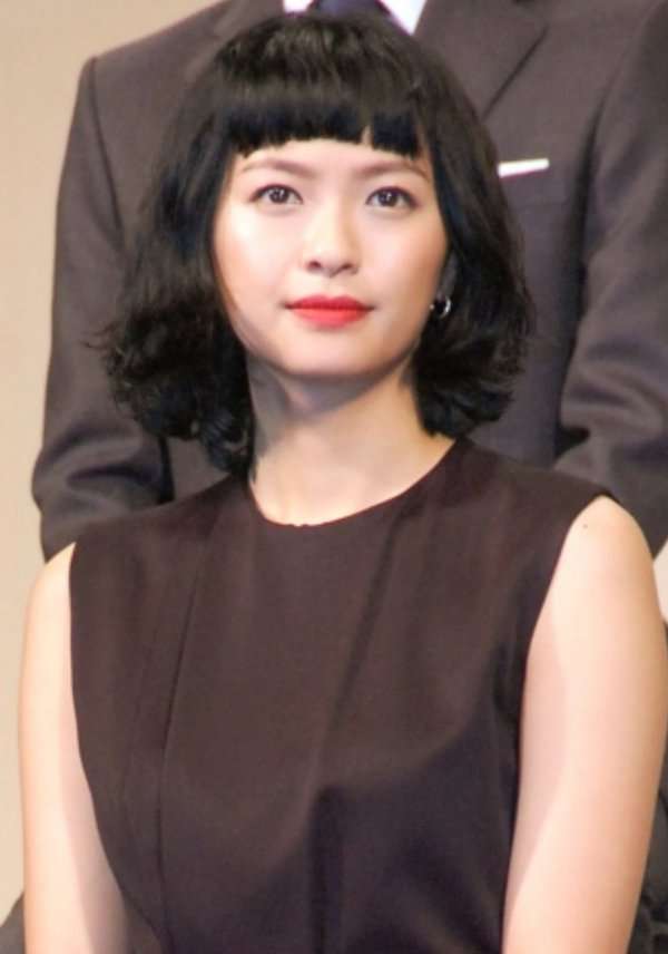 榮倉奈々＆賀来賢人が熱愛！ドラマ「Nのために」共演から昨春急接近　海外旅行も