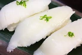 お寿司屋で一番最初に食べるものは？