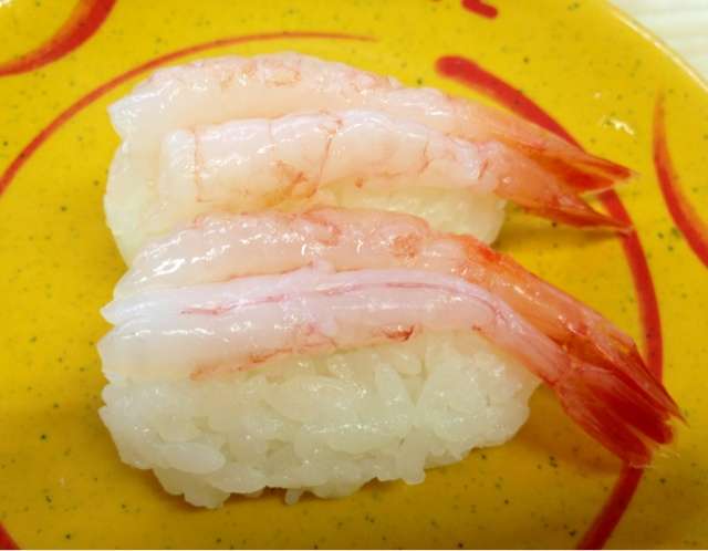 お寿司屋で一番最初に食べるものは？