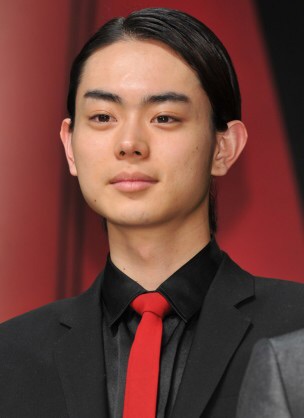 菅田将暉が友だちカップルを交えて　噂の恋人二階堂ふみと深夜のWデート