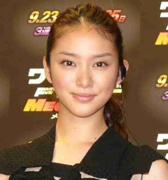 デコ出しが似合う女性タレント画像
