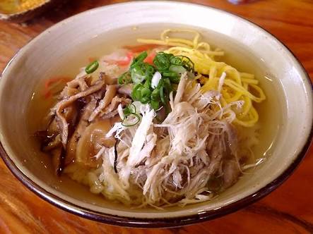 明日何食べますか？食べたいですか？