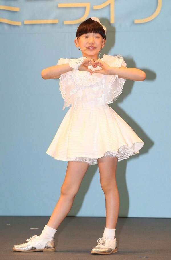 芦田愛菜ちゃん 初セーラー服 役では1歳上の中学生に 進学 ガールズちゃんねる Girls Channel