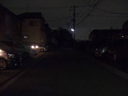 自転車乗りの「夜道歩くリーマン、頼むからライト使ってくれ」という主張に賛否両論